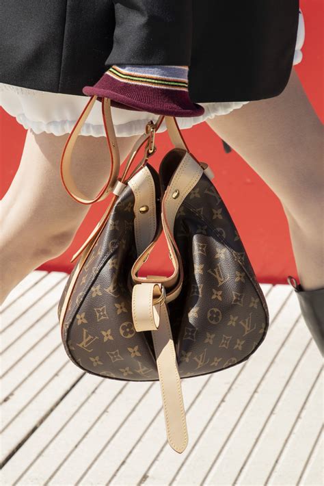 lv fashion show bags